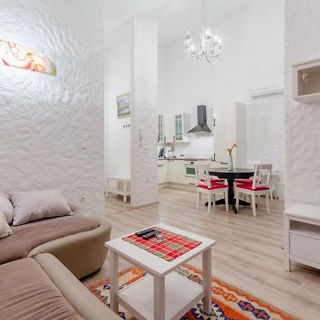 Apartments Villa Kameja Donji Okrug  Δωμάτιο φωτογραφία
