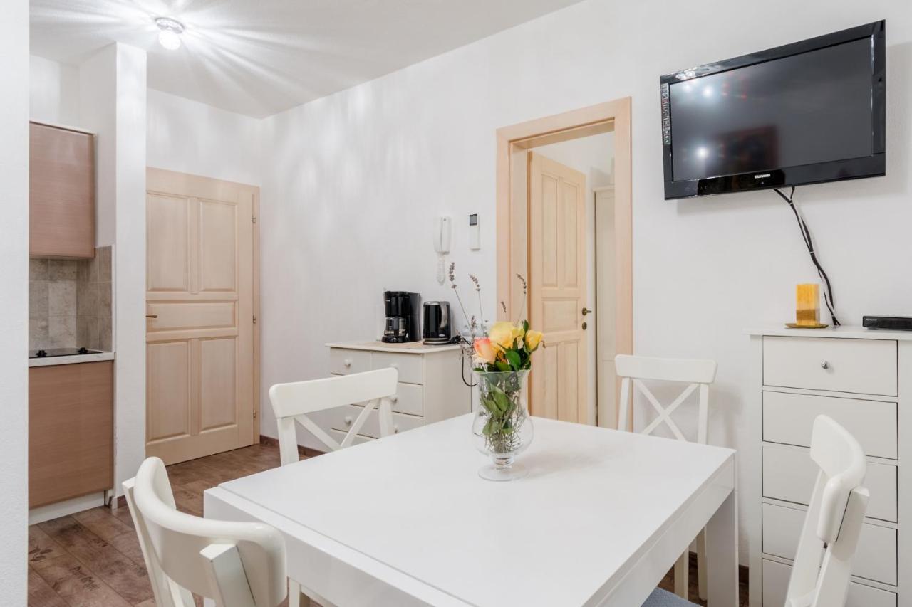Apartments Villa Kameja Donji Okrug  Δωμάτιο φωτογραφία