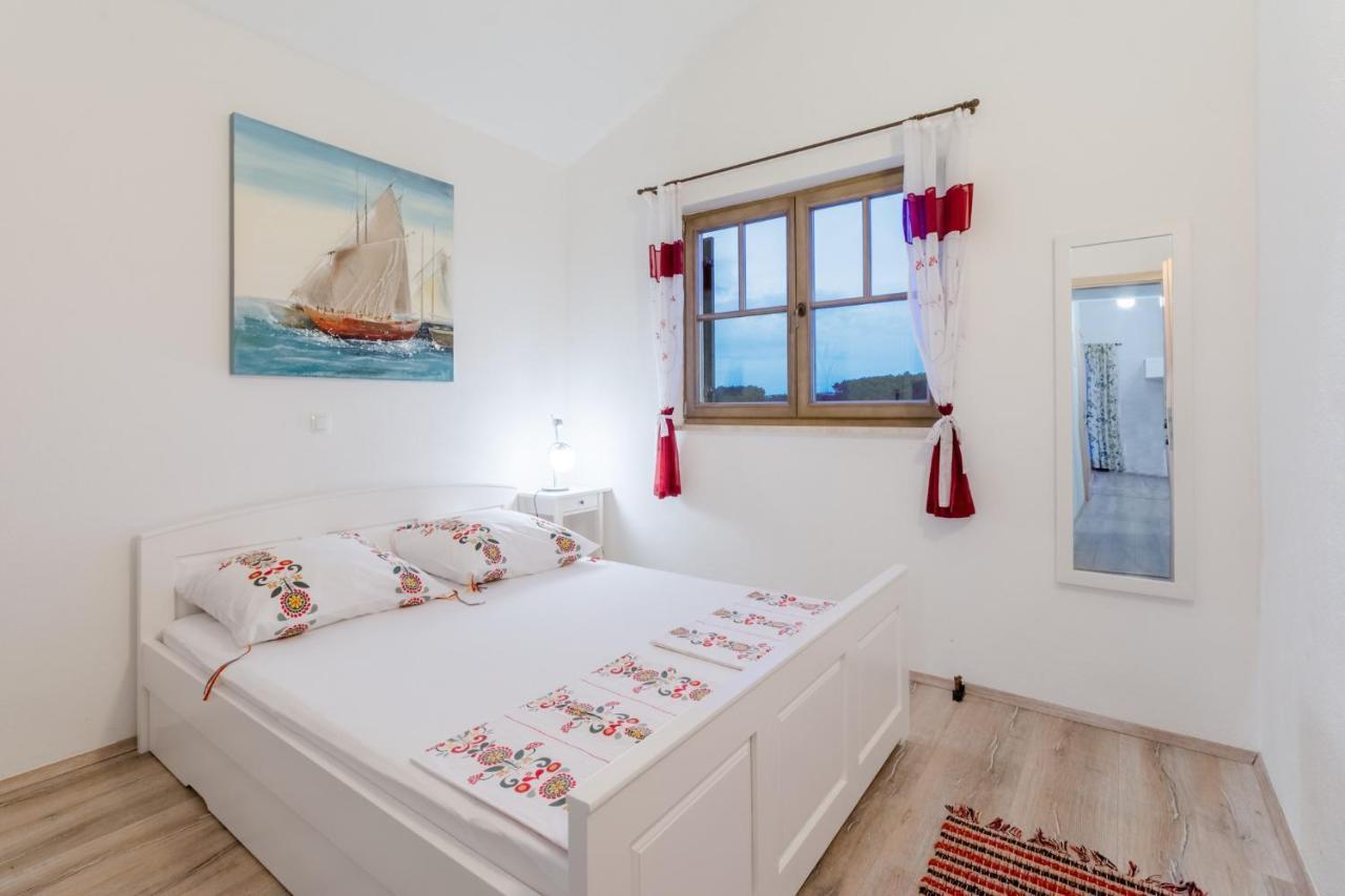 Apartments Villa Kameja Donji Okrug  Δωμάτιο φωτογραφία
