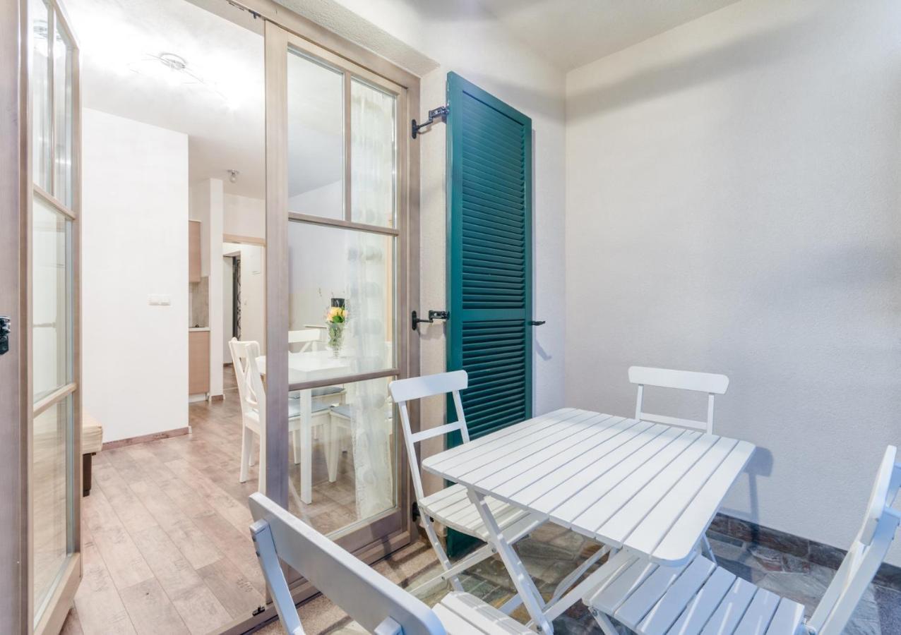Apartments Villa Kameja Donji Okrug  Δωμάτιο φωτογραφία