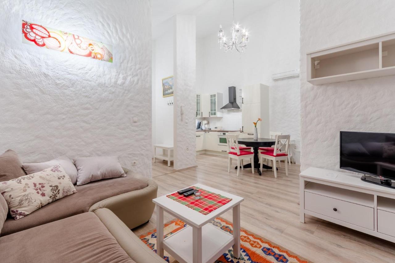 Apartments Villa Kameja Donji Okrug  Δωμάτιο φωτογραφία